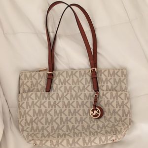Michael Kors White tote with MK logo print